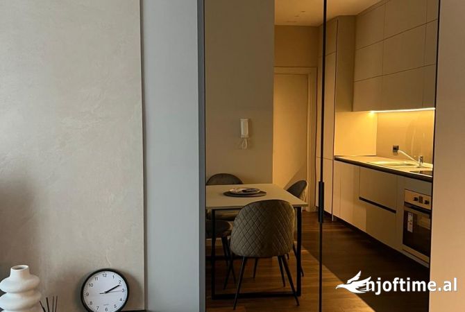 Shtepi me qera Apartament ne Tirane, 1+1, Mobilimi E mobiluar, Pagesa 800  Euro.