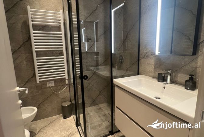 Shtepi me qera Apartament ne Tirane, 1+1, Mobilimi E mobiluar, Pagesa 800  Euro.