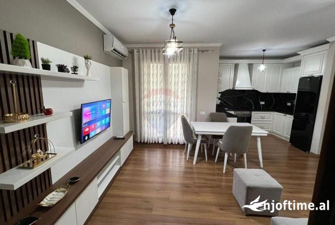 Shtepi me qera 2+1 ne Tirane - 700 Euro