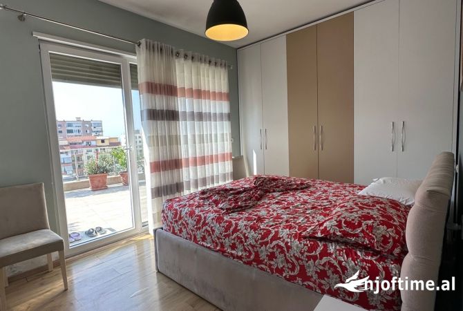 Shtepi me qera Apartament ne Tirane, 2+1, Mobilimi E mobiluar, Pagesa 700  Euro.