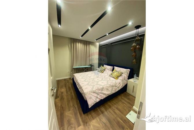 Shtepi me qera Apartament ne Tirane, 3+1, Mobilimi E mobiluar, Pagesa 1,700  Euro.