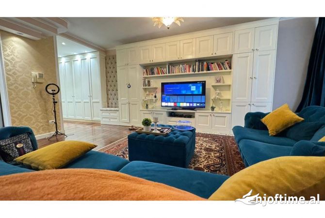 Shtepi me qera 2+1 ne Tirane - 1,000 Euro