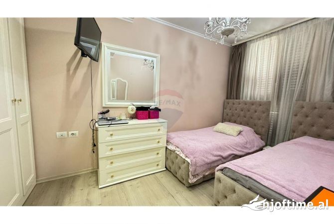 Shtepi me qera Apartament ne Tirane, 2+1, Mobilimi E mobiluar, Pagesa 1,000  Euro.
