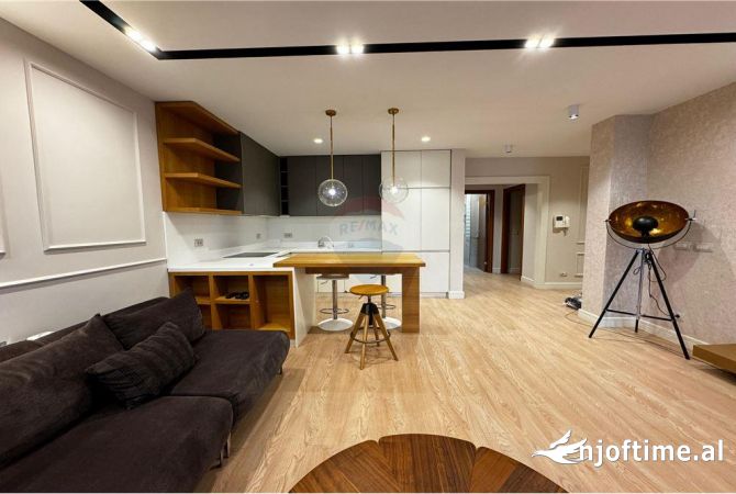 Shtepi me qera 2+1 ne Tirane - 1,400 Euro