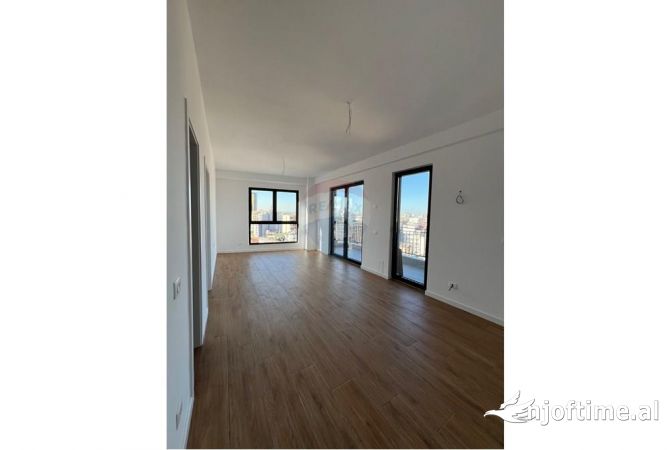 Ambient biznesi me qera 3+1 ne Tirane - 800 Euro