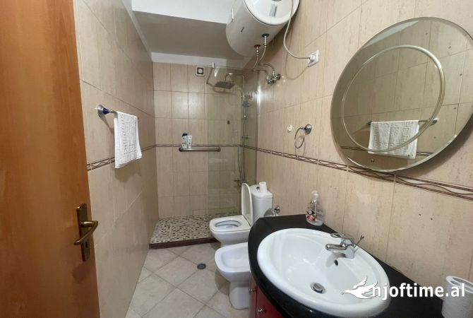 Shtepi me qera Apartament ne Tirane, 1+1, Mobilimi E mobiluar, Pagesa 600  Euro.