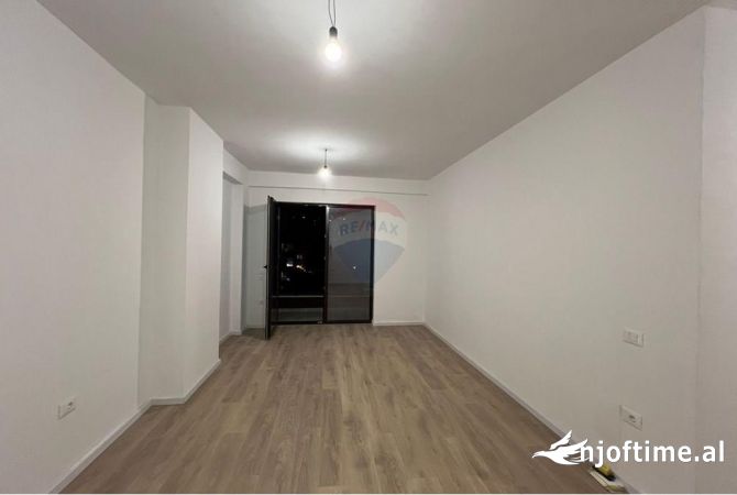 Ambient biznesi me qera 3+1 ne Tirane - 700 Euro
