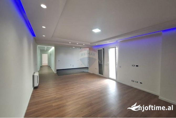Ambient biznesi me qera 3+1 ne Tirane - 1,000 Euro