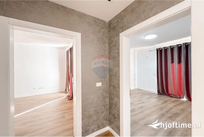 Shtepi ne shitje Apartament ne Tirane, 2+1, Mobilimi Pjeserisht e mobiluar, Pagesa 264,000  Euro.