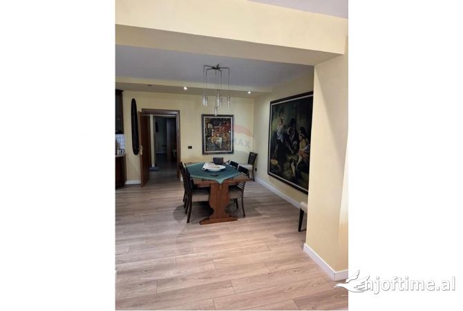Casa in vendita 2+1 a Tirana - 35,000,000 Leke