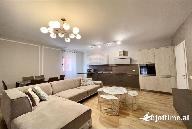 Shtepi me qera 2+1 ne Tirane - 1,100 Euro