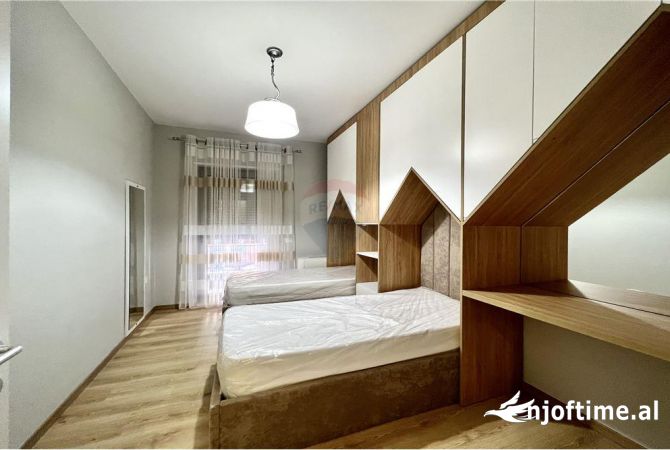 Shtepi me qera Apartament ne Tirane, 2+1, Mobilimi E mobiluar, Pagesa 1,100  Euro.