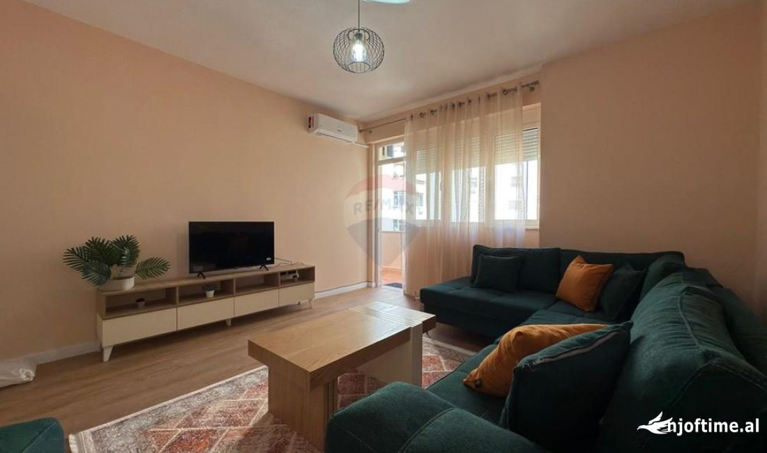 Shtepi me qera Apartament ne Tirane, 2+1, Mobilimi E mobiluar, Pagesa 800  Euro.