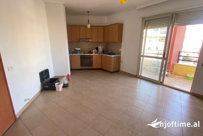 Shtepi me qera 2+1 ne Tirane - 450 Euro