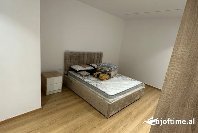 Shtepi me qera Apartament ne Tirane, 1+1, Mobilimi E mobiluar, Pagesa 700  Euro.