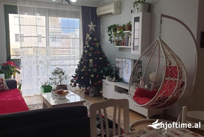 Shtepi me qera 2+1 ne Tirane - 700 Euro