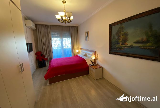 Shtepi ne shitje Apartament ne Tirane, 2+1, Mobilimi E mobiluar, Pagesa 155,000  Euro.