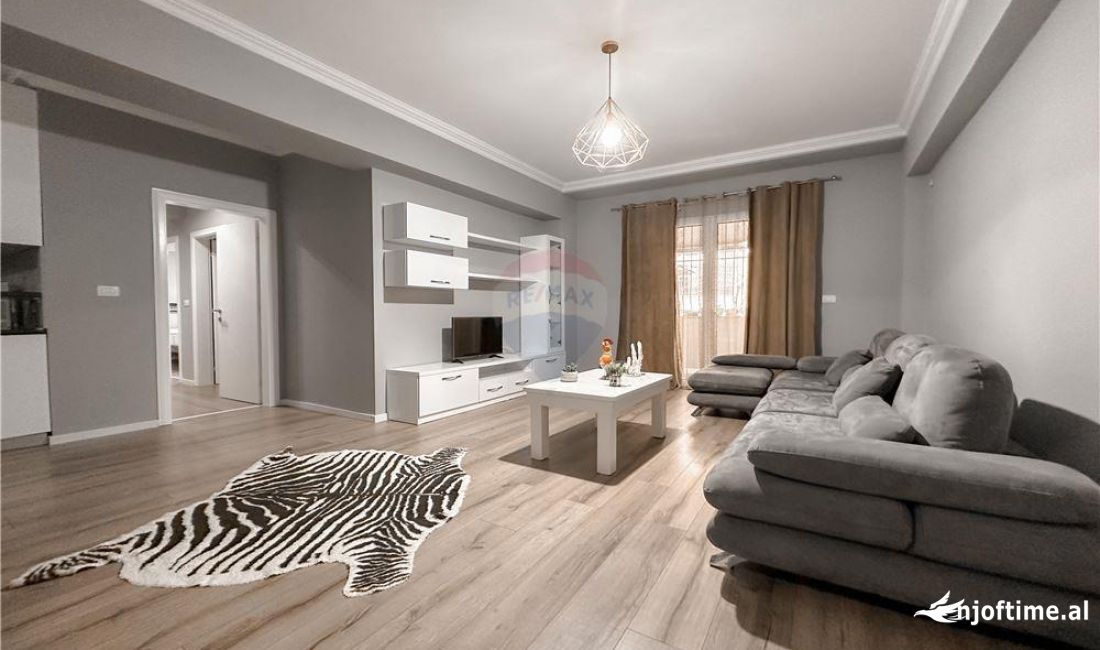 Shtepi me qera Apartament ne Tirane, 2+1, Mobilimi E mobiluar, Pagesa 850  Euro.