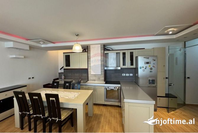 Shtepi me qera 2+1 ne Tirane - 900 Euro