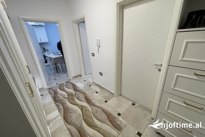 Shtepi me qera Apartament ne Tirane, 1+1, Mobilimi E mobiluar, Pagesa 550  Euro.