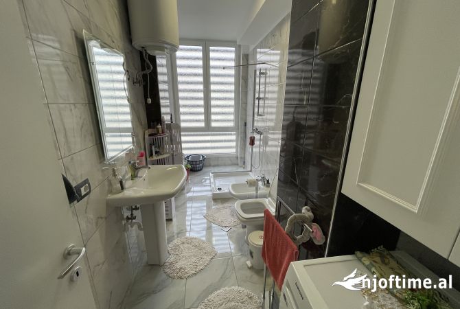 Shtepi me qera Apartament ne Tirane, 1+1, Mobilimi E mobiluar, Pagesa 550  Euro.