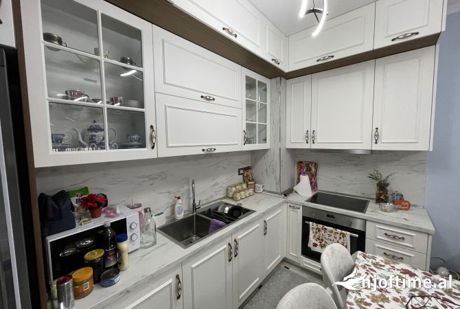 Shtepi me qera Apartament ne Tirane, 1+1, Mobilimi E mobiluar, Pagesa 550  Euro.