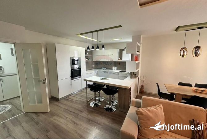 Shtepi me qera 3+1 ne Tirane - 1,200 Euro