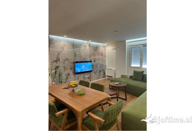 Shtepi ne shitje Apartament ne Tirane, 2+1, Mobilimi E mobiluar, Pagesa 370,000  Euro.