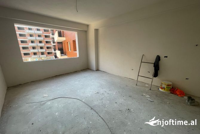 Shtepi ne shitje 1+1 ne Tirane - 100,000 Euro
