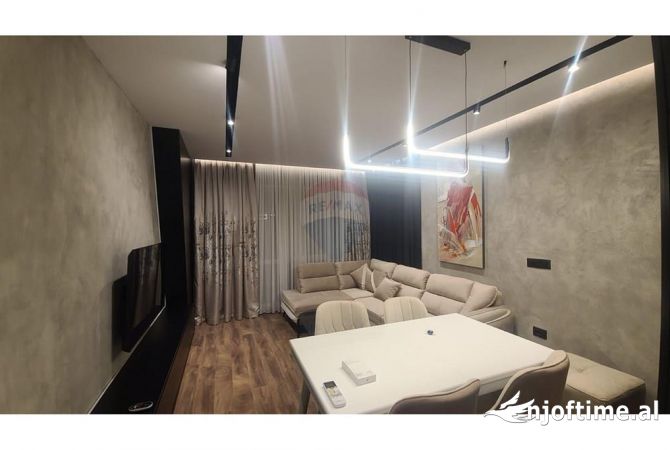 Shtepi me qera 2+1 ne Tirane - 700 Euro