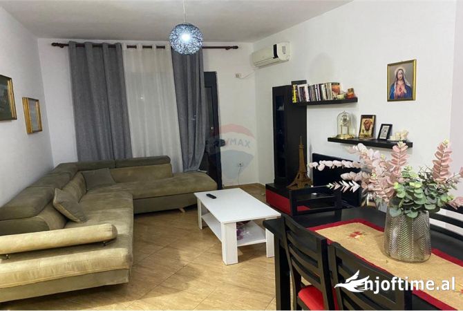 Shtepi me qera 2+1 ne Tirane - 450 Euro