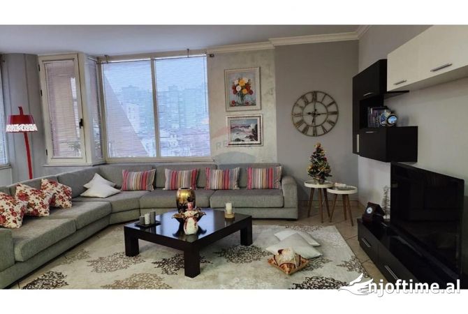 Shtepi me qera 2+1 ne Tirane - 800 Euro