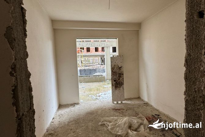 Shtepi ne shitje Apartament ne Tirane, 2+1, Mobilimi E mobiluar, Pagesa 130,000  Euro.