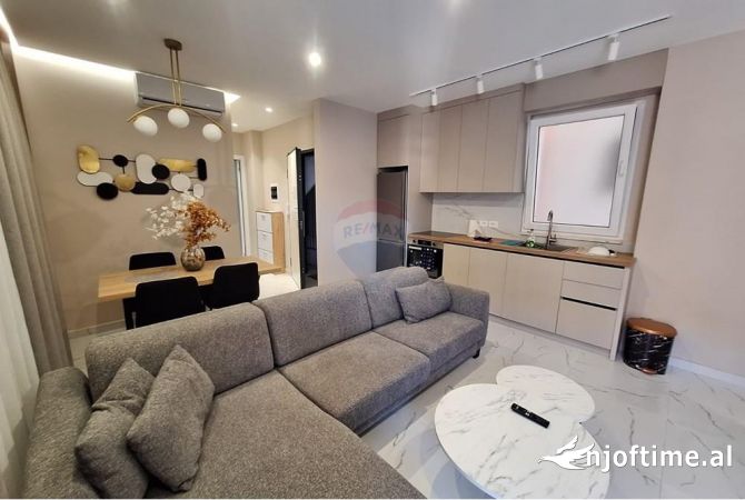 Shtepi me qera 2+1 ne Tirane - 800 Euro