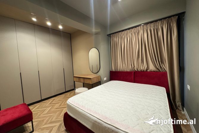 Shtepi ne shitje Apartament ne Tirane, 1+1, Mobilimi E mobiluar, Pagesa 199,000  Euro.