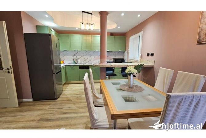 Shtepi me qera Apartament ne Tirane, 2+1, Mobilimi E mobiluar, Pagesa 1,000  Euro.