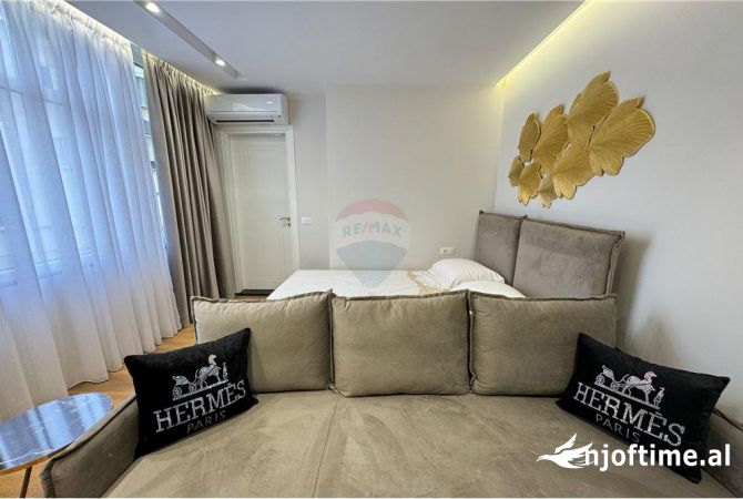 Shtepi ne shitje Apartament ne Tirane, Garsoniere, Mobilimi E mobiluar, Pagesa 115,000  Euro.