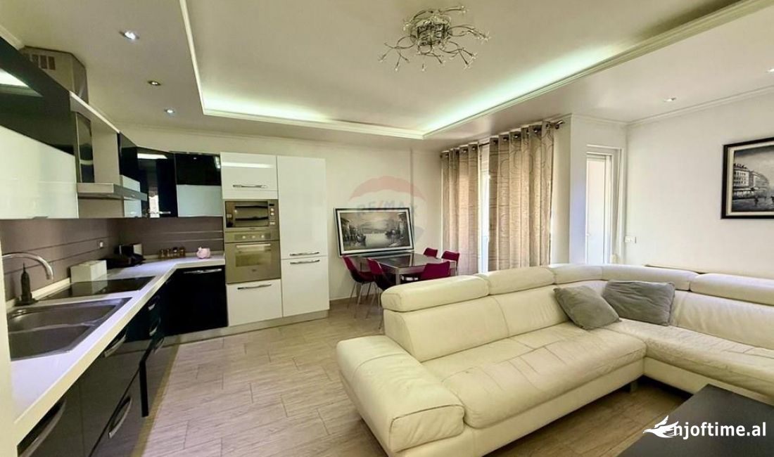Shtepi ne shitje Apartament ne Tirane, 2+1, Mobilimi E mobiluar, Pagesa 210,000  Euro.