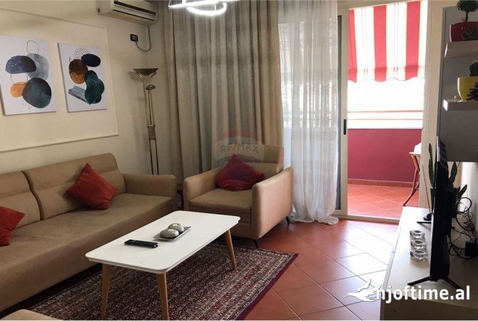 Shtepi me qera 2+1 ne Tirane - 750 Euro
