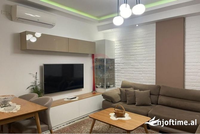 Shtepi me qera Apartament ne Tirane, 2+1, Mobilimi E mobiluar, Pagesa 600  Euro.