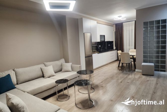 Shtepi me qera Apartament ne Tirane, 2+1, Mobilimi E mobiluar, Pagesa 750  Euro.