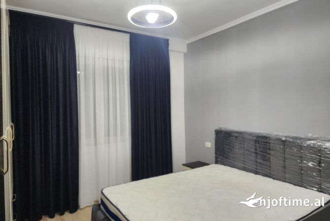 Shtepi me qera Apartament ne Tirane, 2+1, Mobilimi E mobiluar, Pagesa 750  Euro.