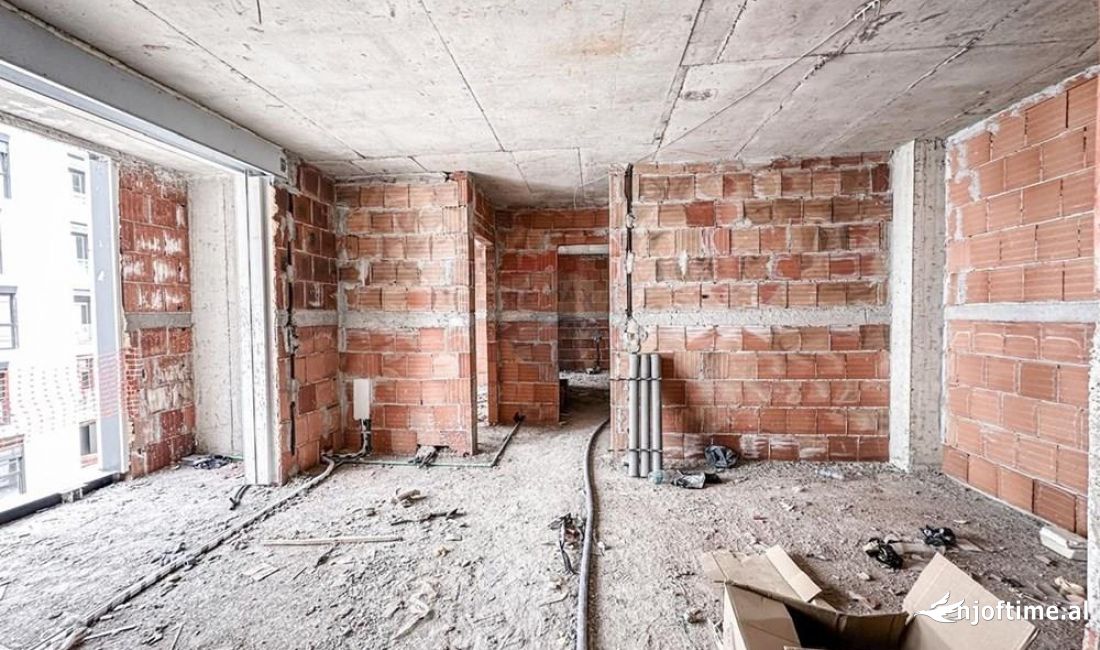 Shtepi ne shitje Apartament ne Tirane, 3+1, Mobilimi Bosh, pa mobiluar, Pagesa 169,000  Euro.