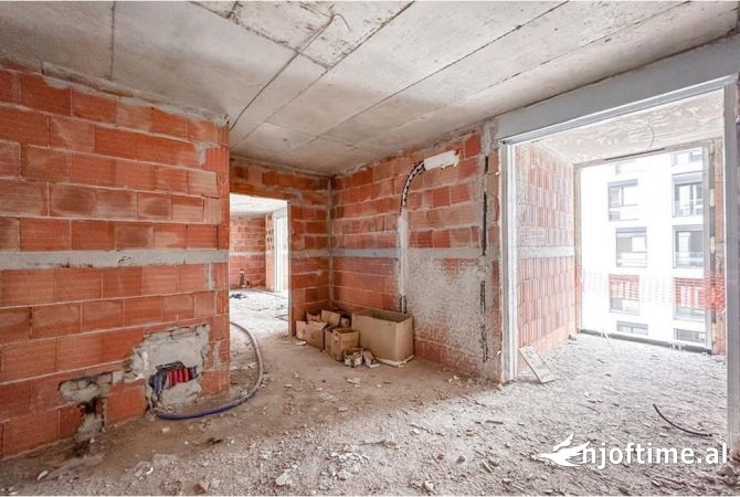 Shtepi ne shitje Apartament ne Tirane, 3+1, Mobilimi Bosh, pa mobiluar, Pagesa 169,000  Euro.