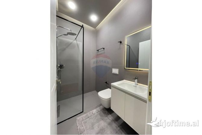 Shtepi me qera Apartament ne Tirane, 2+1, Mobilimi E mobiluar, Pagesa 950  Euro.