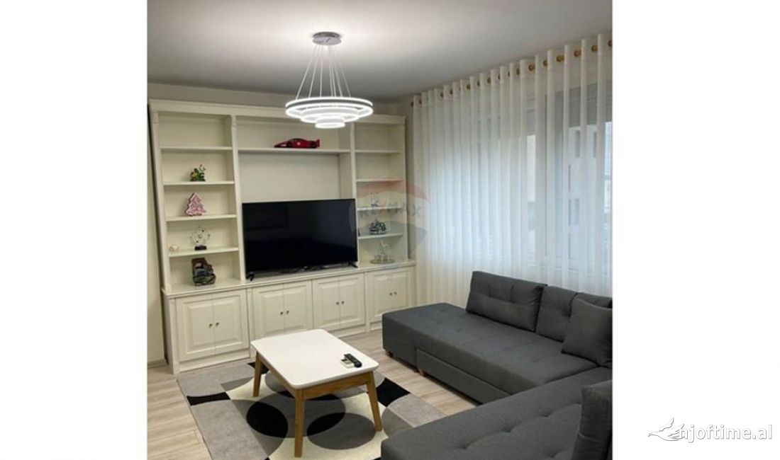 Shtepi me qera Apartament ne Tirane, 1+1, Mobilimi E mobiluar, Pagesa 900  Euro.