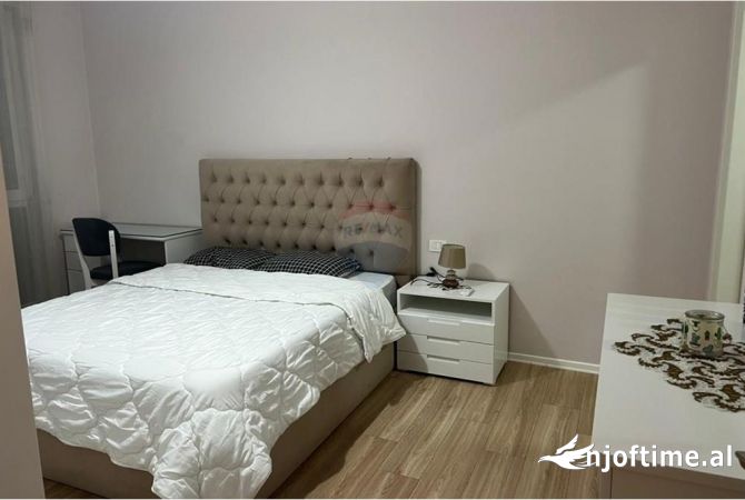 Shtepi me qera Apartament ne Tirane, 2+1, Mobilimi E mobiluar, Pagesa 900  Euro.