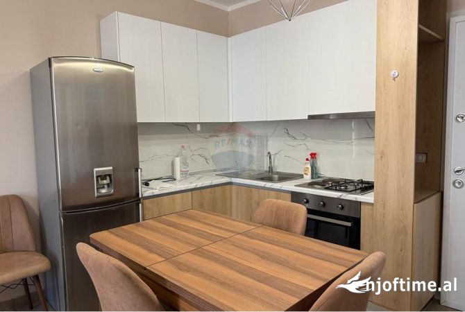 Shtepi ne shitje Apartament ne Tirane, 1+1, Mobilimi E mobiluar, Pagesa 89,500  Euro.