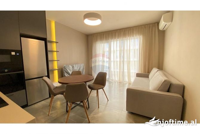 Shtepi me qera 2+1 ne Tirane - 950 Euro