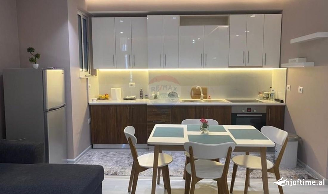 Shtepi me qera Apartament ne Tirane, 1+1, Mobilimi E mobiluar, Pagesa 750  Euro.